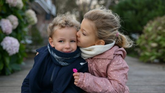 Ascendance génétique différente entre frères et sœurs : Est-ce possible ?